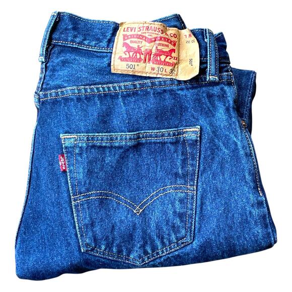 Levi’s 501 Jeans Mens 30x32 Medium Wash Button Fly Straight Leg Denim - Picture 1 of 8